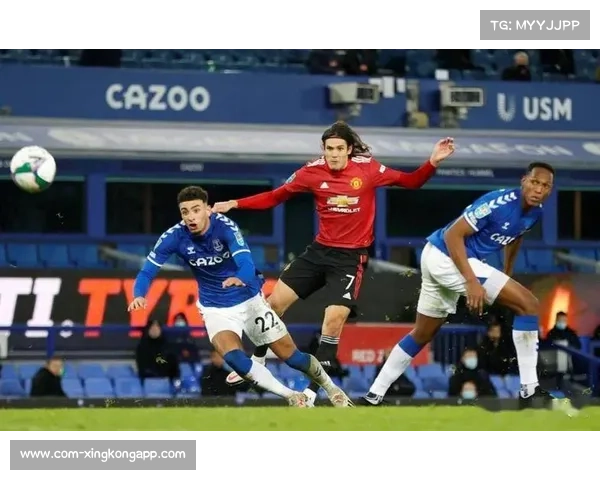 埃弗顿对阵伯恩茅斯，莫耶斯防守体系迎战伊拉奥拉进攻利矛